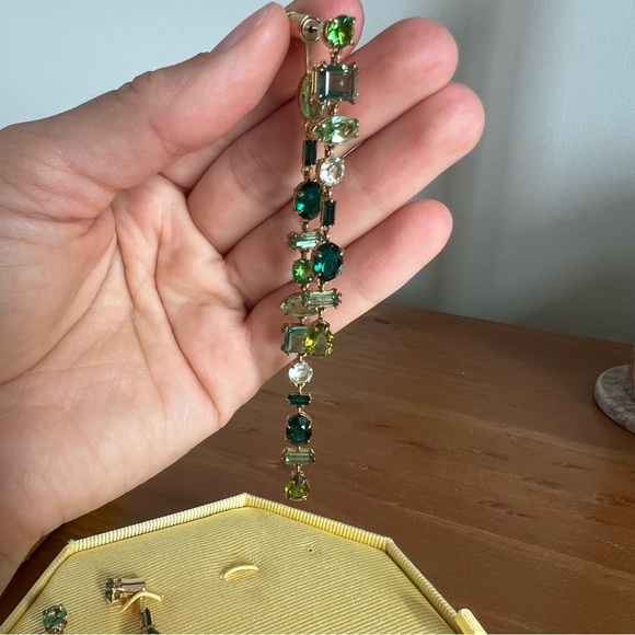 Swarovski crystal drop earrings- green - Picture 4 of 4